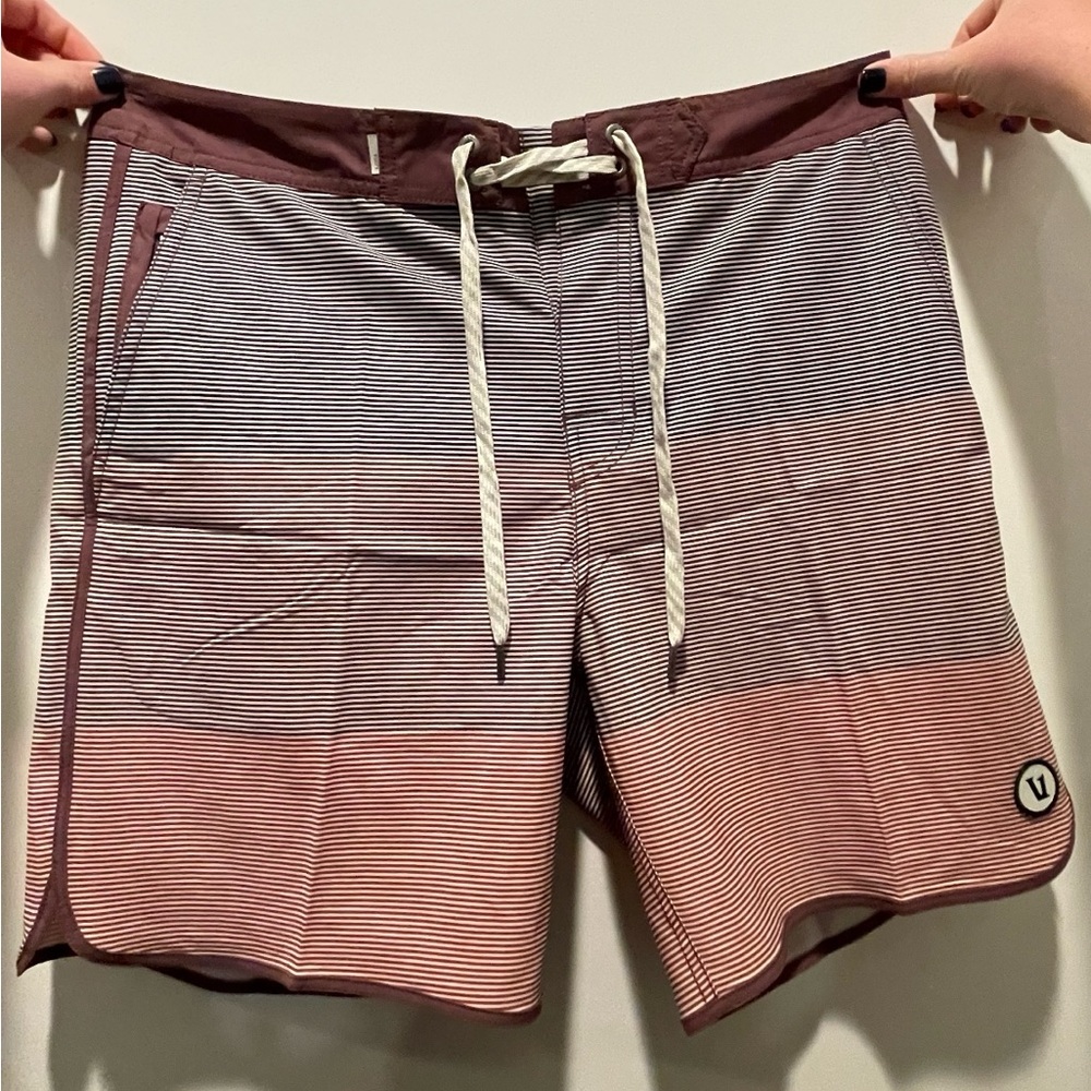 BRAND NEW WITH TAGS Vuori Cruise Board Short size 32